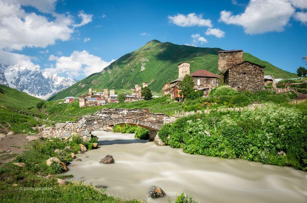 Guesthouse Lika Ushguli Buitenkant foto